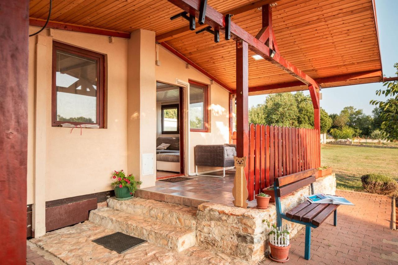 Funny House Villa Pula Exterior photo