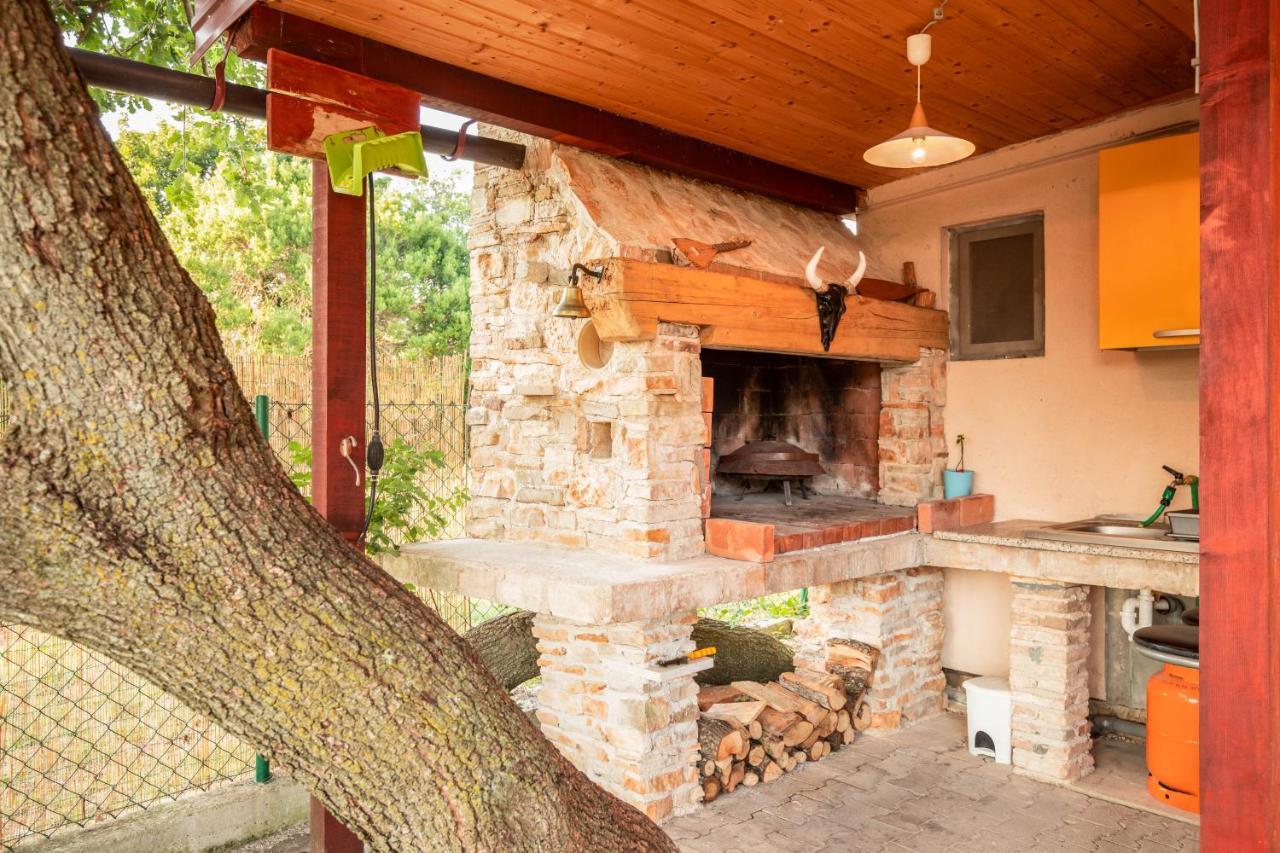 Funny House Villa Pula Exterior photo