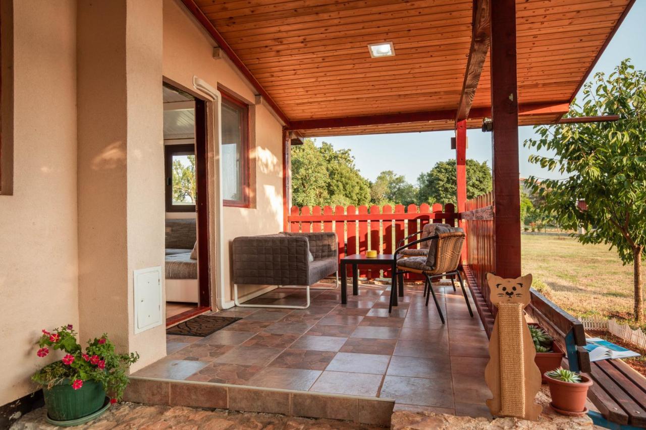 Funny House Villa Pula Exterior photo